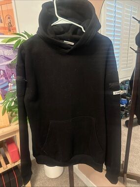 Black COMFRT Travel Hoodie